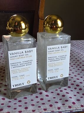 TRULY Vanilla Baby Luxury Body Oil — Gold Accent